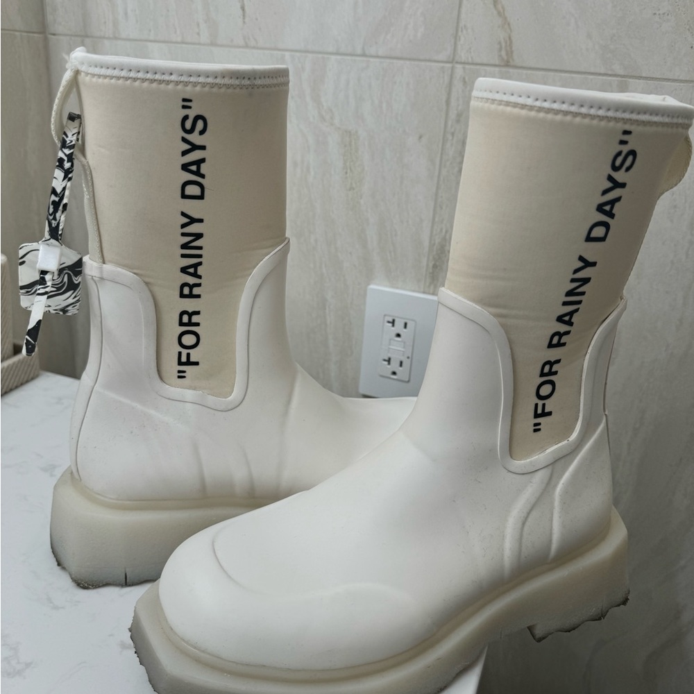 Off-White Sponge Rain Boots original